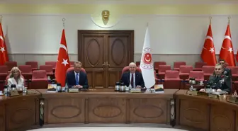 Milli Savunma Bakanı Yaşar Güler, Utah Dünya Ticaret Merkezi Başkanı Jeff Flake'i Kabul Etti