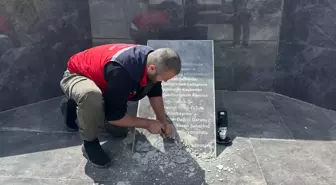 Hocalı Parkı'ndaki Hitabeye Zarar Verildi