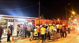 Hatay'da Park Halindeki Tofaş'ın Üzerine Hafif Ticari Araç Çıktı