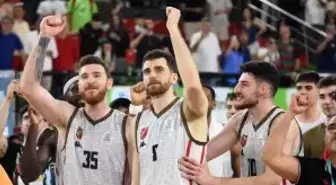 Karşıyaka Basketbol Takımı Zorlu Süreci Geride Bıraktı