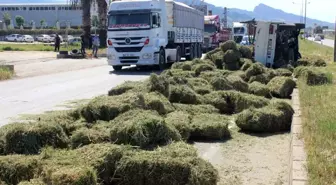 Manisa'da Saman Yüklü Kamyonet Takla Attı: 1 Yaralı