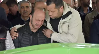 Metrobüs Kazasında Hayatını Kaybeden Ebru Heper Son Yolculuğuna Uğurlandı