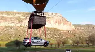 Aksaray'da Ralli Gösterisi: Sıcak Hava Balonuyla Automobil Uçuruldu