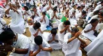 Sri Lanka'da Vesak Günü Coşkuyla Kutlandı