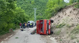 Artvin'de Sondaj Kamyonu Devrildi: 1 Ölü, 2 Yaralı