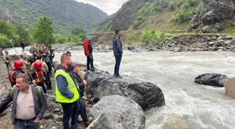 Yüksekova'da Kaybolan Genç İçin Arama Çalışmaları Devam Ediyor