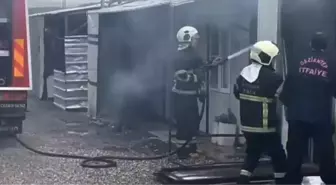Nurdağı'nda Depremzedelerin Yaşadığı Konteyner Kentte Yangın Çıktı