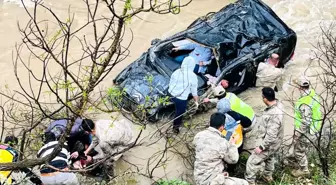 Gümüşhane'de Trafik Kazası: 1 Çocuk Hayatını Kaybetti, 4 Yaralı