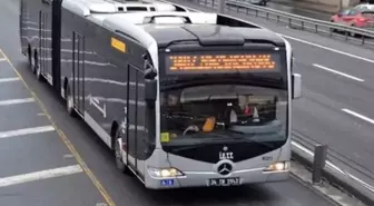 İstanbul Okmeydanı'nda metrobüste yangın çıktı