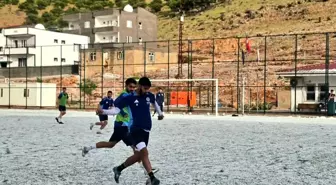 Mazıdağı Fosfatspor, Dolu Yağışına Rağmen Antrenmanlara Devam Ediyor