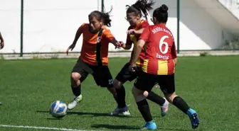 Manisa'da Okul Sporları Futbol Yıldız Kızlar ve Erkekler Türkiye Yarı Final Müsabakaları Başladı