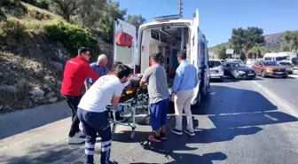 Kuşadası'nda Trafik Kazası: Sürücü Fenalaştı, 3 Araç Karıştı
