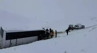 Taraftarları Taşıyan Otobüs Yoldan Çıktı