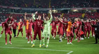 Fernando Muslera, Kupa Sayısını 18'e Çıkararak Rekor Eşitledi