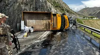 Hakkari-Van Karayolunda Trafik Kazası: 2 Yaralı