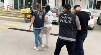 İzmir'de Torbacılara Operasyon: Yüklü Miktarda Uyuşturucu Ele Geçirildi