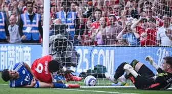 Premier Lig'de korkutan olay: Awoniyi'nin bağırsakları yırtıldı ve yapay komaya alındı