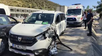 Kuşadası'nda Trafik Kazası: Rahatsızlanan Sürücü Kontrolden Çıktı