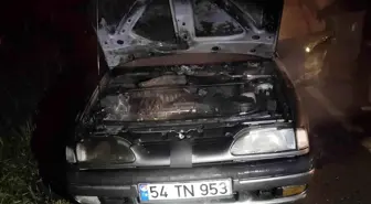 Sakarya'da Seyir Halindeki Otomobil Yangın Çıkardı