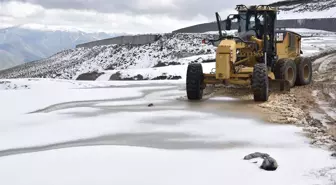 Bitlis'te Kar Yağışı Yol Temizleme Çalışmalarını Başlattı