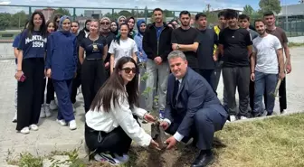 Gediz'de Gençlik Haftası'nda Ağaçlandırma Etkinliği