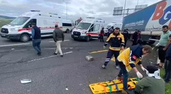 Kars'ta Tır ile Otomobil Çarpıştı: 4 Yaralı