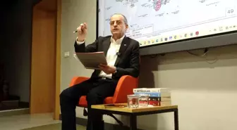 Nuh Albayrak, Öğrencilerle 'İçten Dıştan Entrikalar' Üzerine Söyleşi Gerçekleştirdi