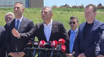 CHP Lideri Özgür Özel, Ekrem İmamoğlu'nu Ziyaret Etti
