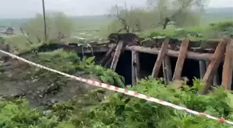 Ardahan'da Sağanak Nedeniyle Çöken Ahırda 19 Hayvan Kurtarıldı