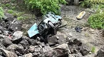 Erzurum'da Otomobil Uçuruma Yuvarlandı: Sürücü Ağır Yaralı