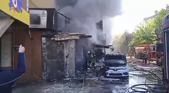 Ümraniye'de heidyelik eşya dükkanında yangın - 1