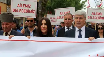 Van'da 'Aile Yılı' yürüyüşü yapıldı
