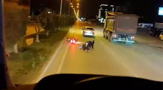 Hatay'da Motosikletle Otomobil Çarpıştı, Kazanın Anı Kamerada