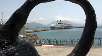 Fransız Lüks Kruvaziyer 'L'austral' Alanya'ya Geldi