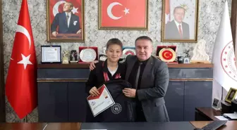 Bilecik'in Genç Yüzücüsü Ali Çınar Bilgin, Türkiye Finalleri'ne Hazırlanıyor