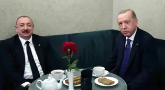 Cumhurbaşkanı Erdoğan ve Aliyev, Tiran'da çay içerek sohbet etti