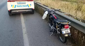 Motosiklet Devrildi, Sürücü Yaralandı