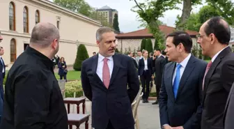Hakan Fidan, Barış Masası Heyetiyle Dolmabahçe'de Görüştü