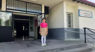 Niğde'de Öğrenciler İşaret Diliyle Şiir Okuyarak Farkındalık Yarattı