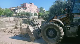 Kadirli'de Sel Felaketi Sonrası Temizlik Çalışmaları Başladı