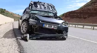 Sivas'ta Trafik Kazası: 3 Yaralı