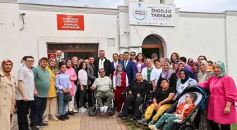 Bilecik Valisi, Engelsiz Yarınlar Derneği'ni Ziyaret Etti