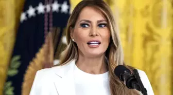 Melania Trump'ın Heykeli Çalındı