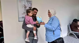 KYK Öğrencilerinden Hastanedeki Çocuklara Oyuncak Desteği