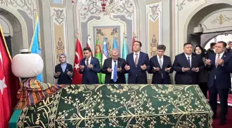 Bakan Göktaş, Ertuğrul Gazi Türbesi'ni ziyaret etti