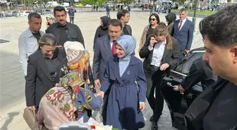 Aile Bakanı Göktaş Kütahya'da Ziyaretlerde Bulundu
