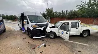 Bursa'da Kafa Kafaya Çarpışma: 1 Ölü, 2 Yaralı