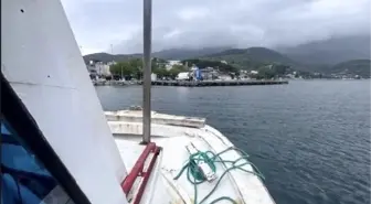 89 Yaşındaki Kadın, Deniz Ambulansı Yanaşamayınca Balıkçı Teknesiyle Tedaviye Götürüldü