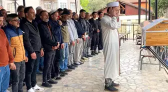 Kocaeli'de Trafik Kazasında Hayatını Kaybeden Genç Motosiklet Sürücüsü Uğurlandı