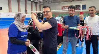 Engelliler Haftası'nda Voleybol Maçı: Kadınlar ve Özel Bireyler Bir Araya Geldi